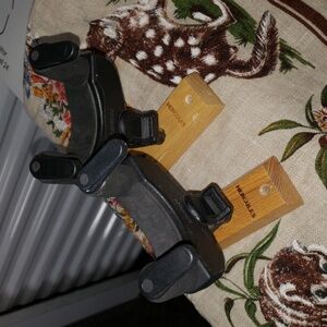 Hercules Stands GSP38WB PLUS Short Arm Wood Base Wall Mount Guitar Hanger....